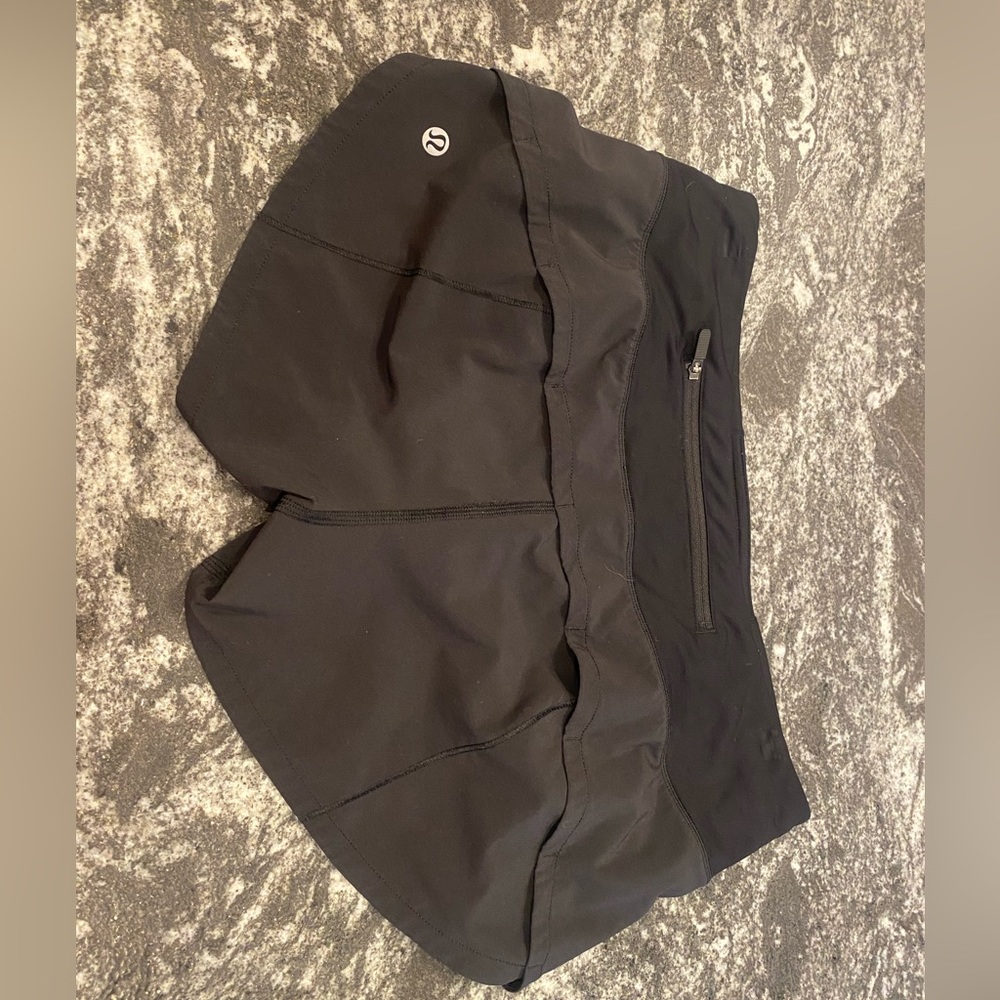 Lululemon Speed Up Low-Rise Lined Short 2.5" Size 4